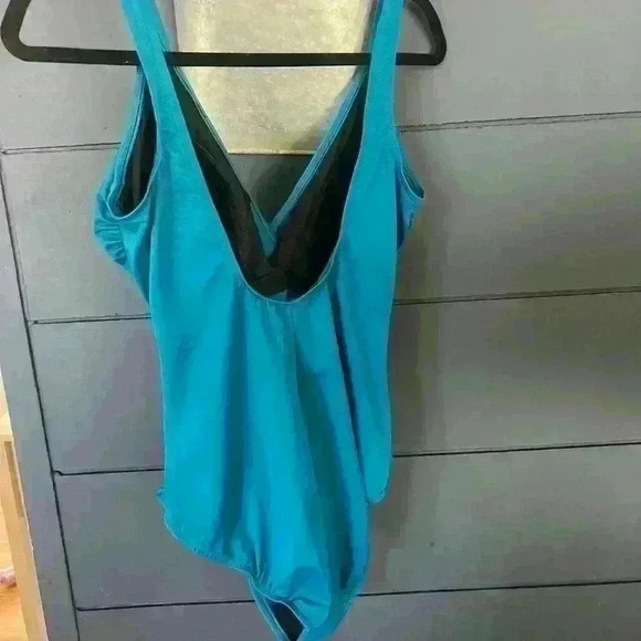 Miraclesuit women’s one piece wrap slimming padded swimsuit size 16 - Picture 2 of 5